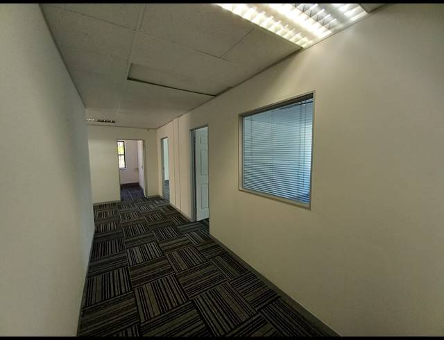 231M² OFFICE TO LET IN BRYANSTON